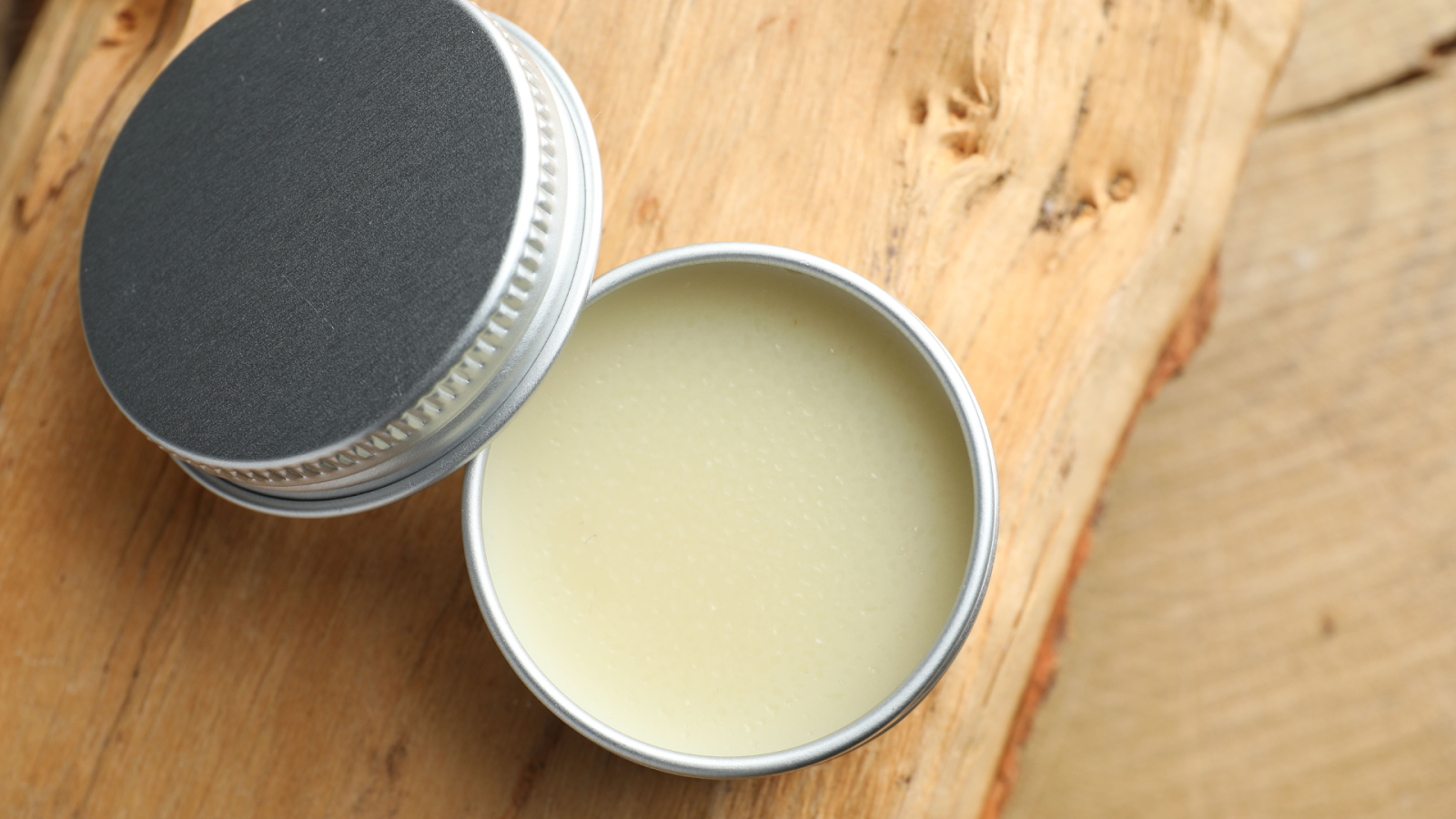 Apa Itu Solid Perfume dan Bagaimana Cara Menggunakannya?